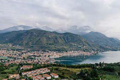 勒沃库森球队客场逆袭，大胜强敌领跑积分榜，勒沃库森足球俱乐部