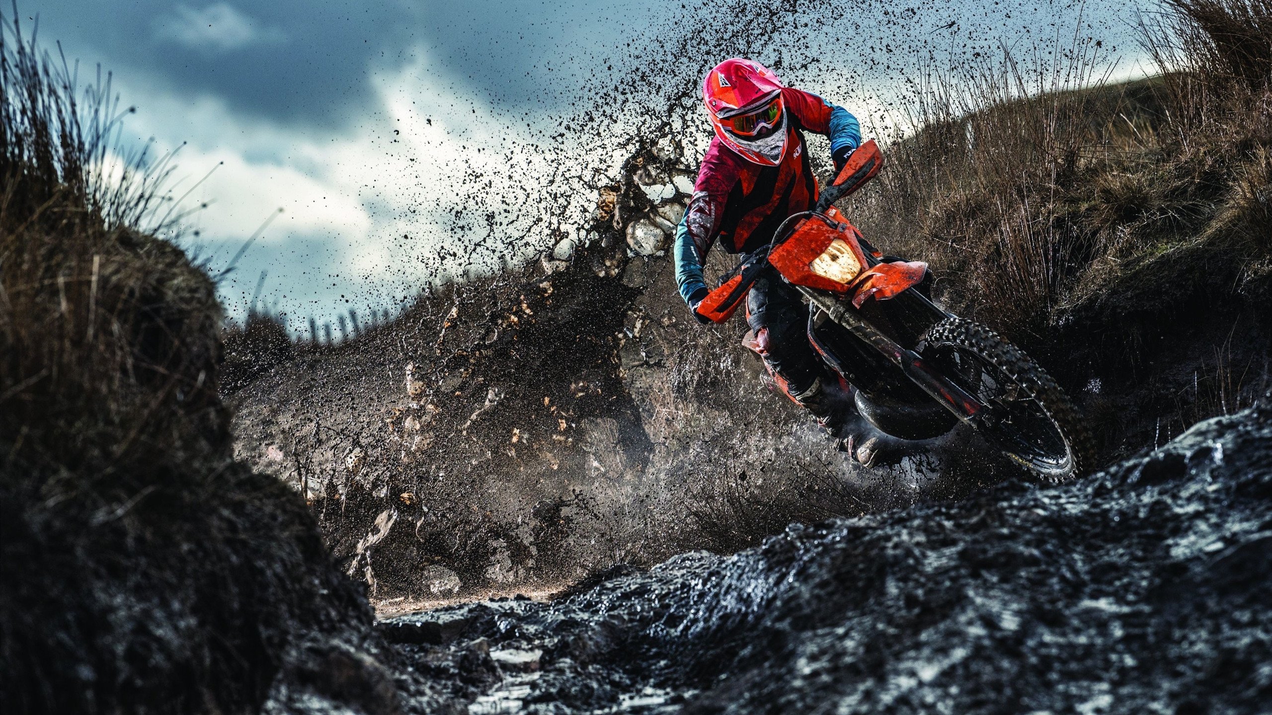 大型户外攀岩精英赛，超越自我挑战极限，野外攀岩视频比赛视频